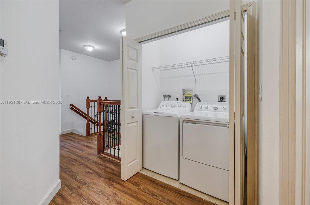 For Sale: $525,000 (3 beds, 2 baths, 1793 Square Feet)