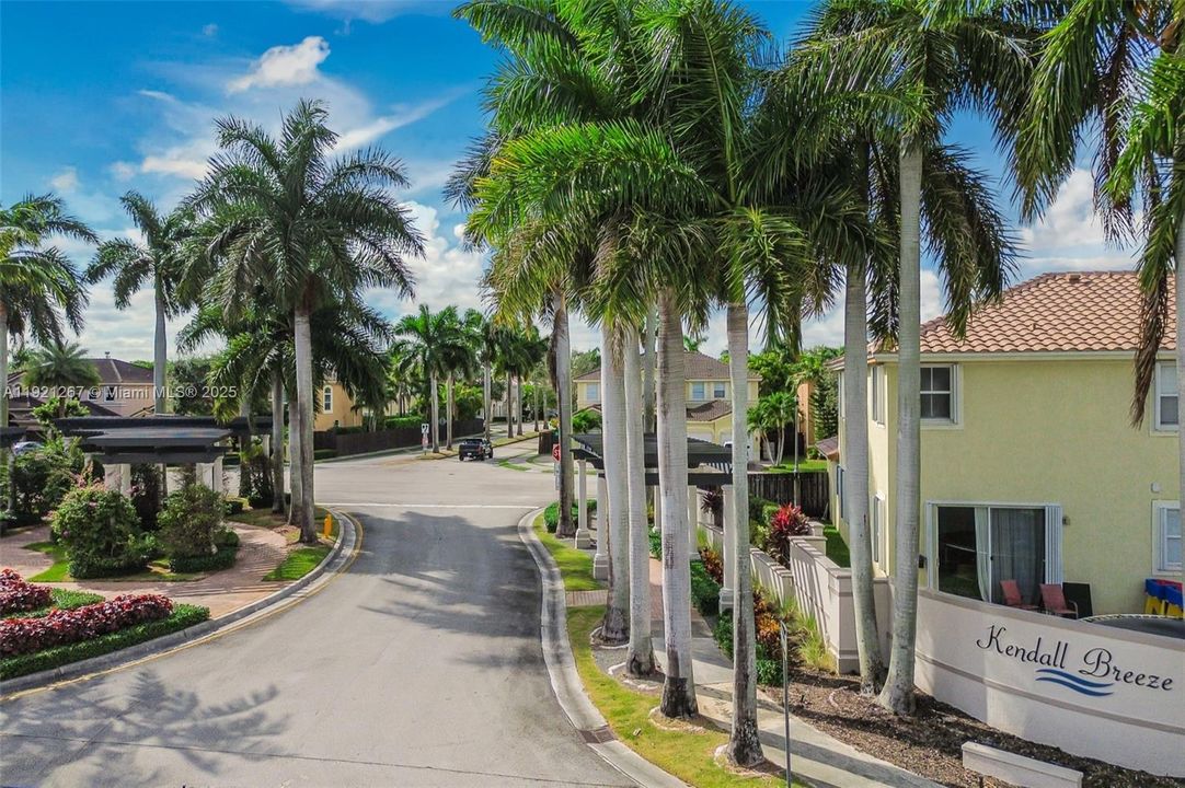 For Sale: $525,000 (3 beds, 2 baths, 1793 Square Feet)