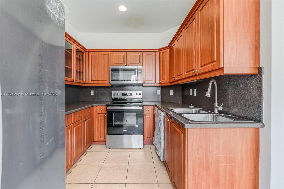 For Sale: $525,000 (3 beds, 2 baths, 1793 Square Feet)