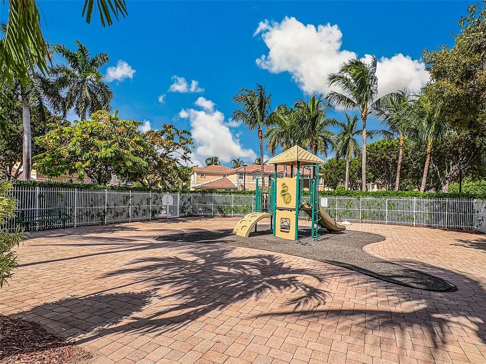 For Sale: $525,000 (3 beds, 2 baths, 1793 Square Feet)