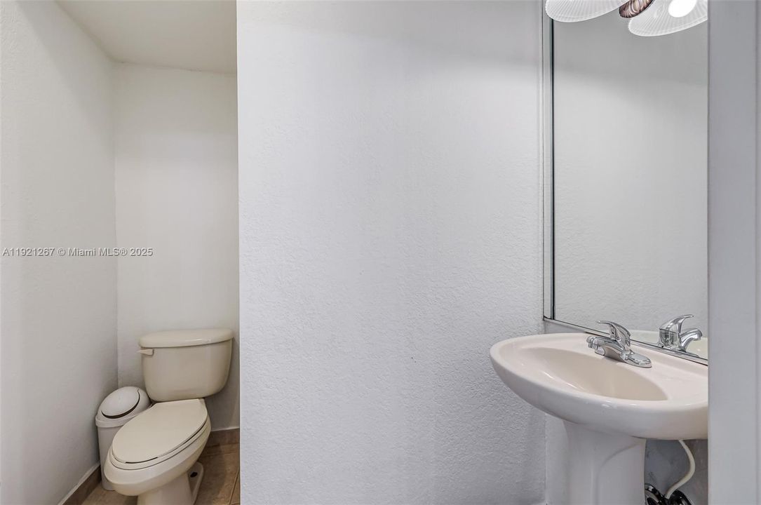 For Sale: $525,000 (3 beds, 2 baths, 1793 Square Feet)