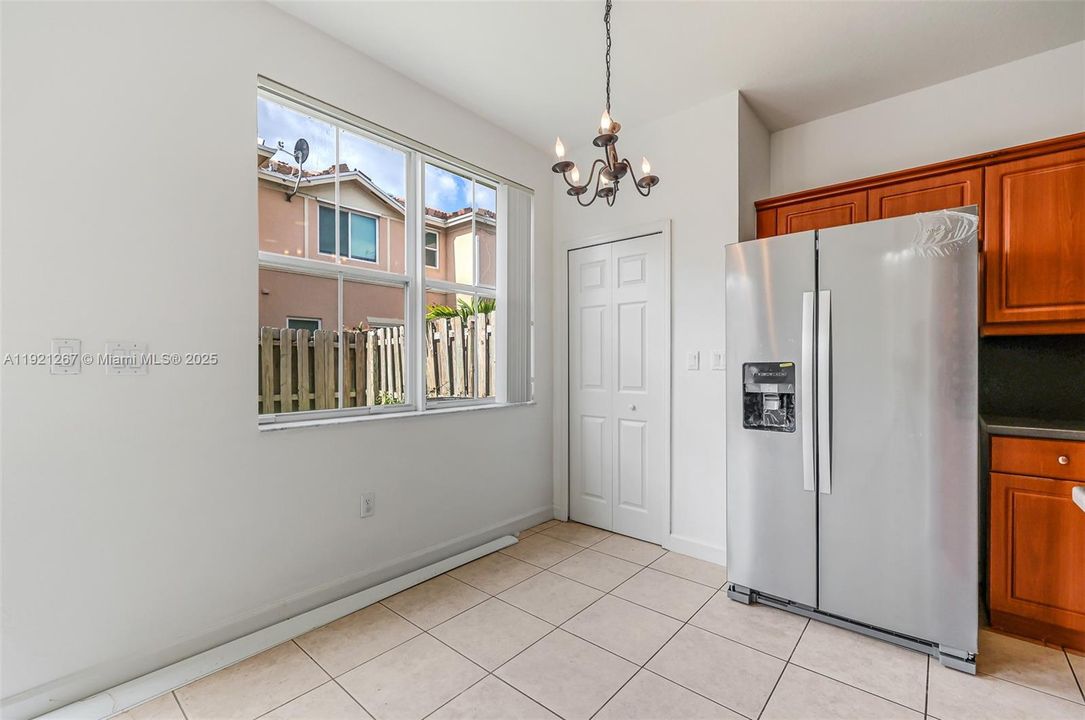 For Sale: $525,000 (3 beds, 2 baths, 1793 Square Feet)