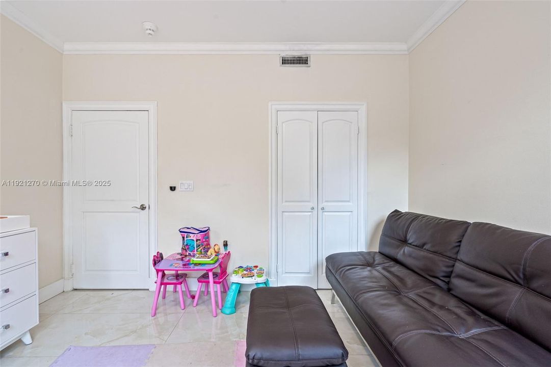 For Sale: $3,749,900 (7 beds, 5 baths, 8133 Square Feet)