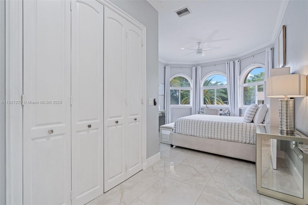 For Sale: $3,749,900 (7 beds, 5 baths, 8133 Square Feet)