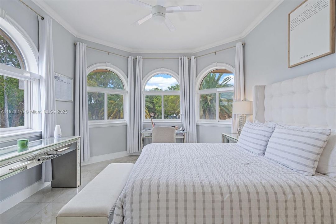 For Sale: $3,749,900 (7 beds, 5 baths, 8133 Square Feet)