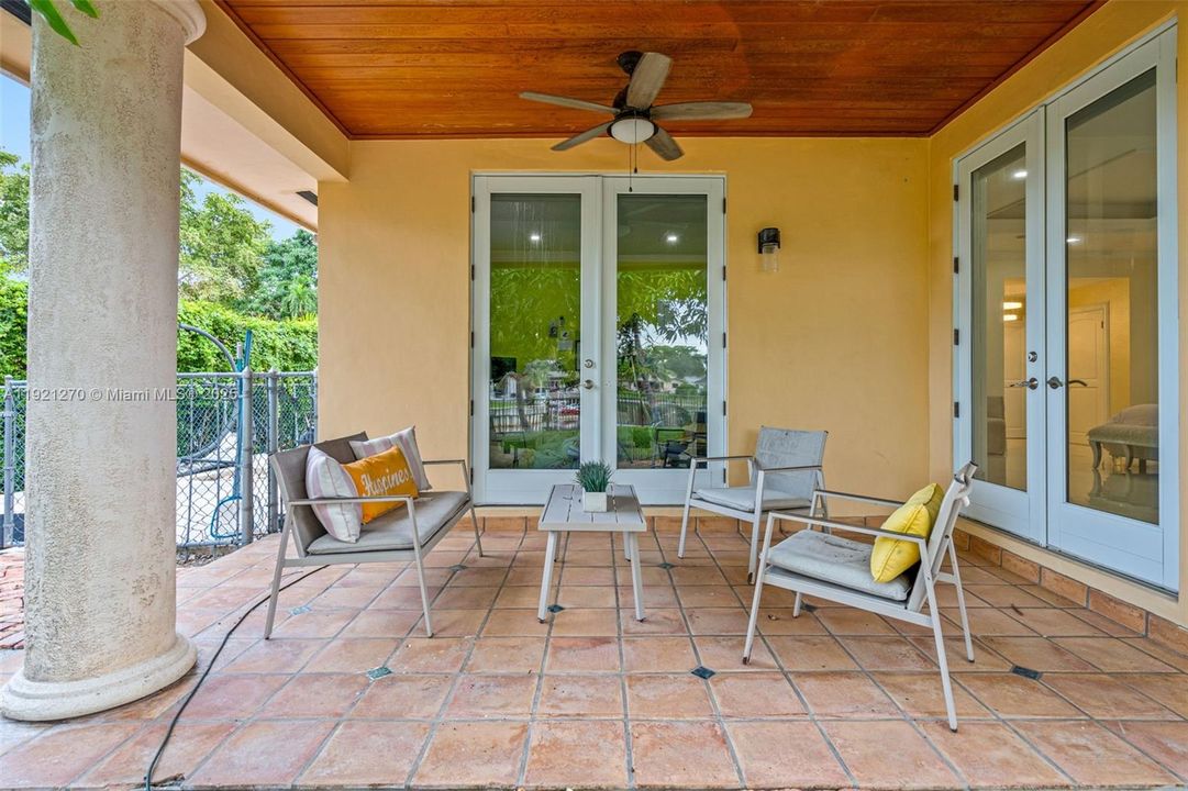 For Sale: $3,749,900 (7 beds, 5 baths, 8133 Square Feet)