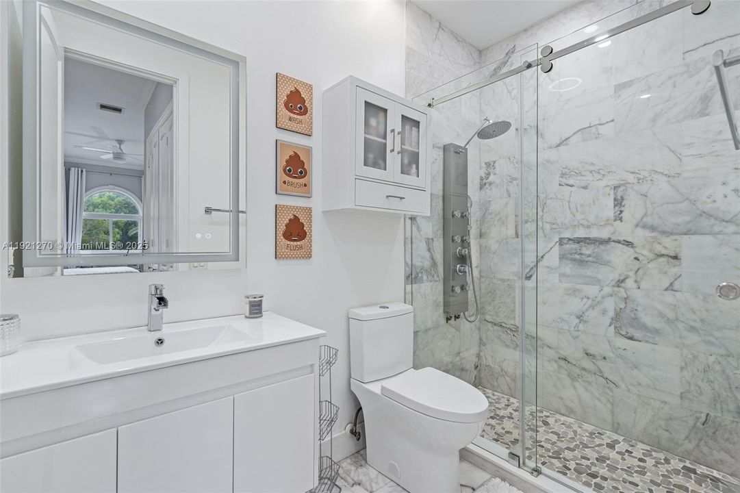 For Sale: $3,749,900 (7 beds, 5 baths, 8133 Square Feet)