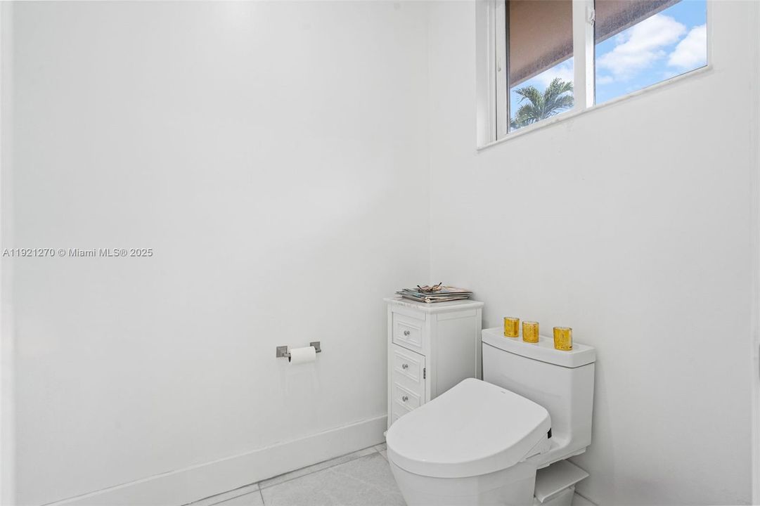 For Sale: $3,749,900 (7 beds, 5 baths, 8133 Square Feet)