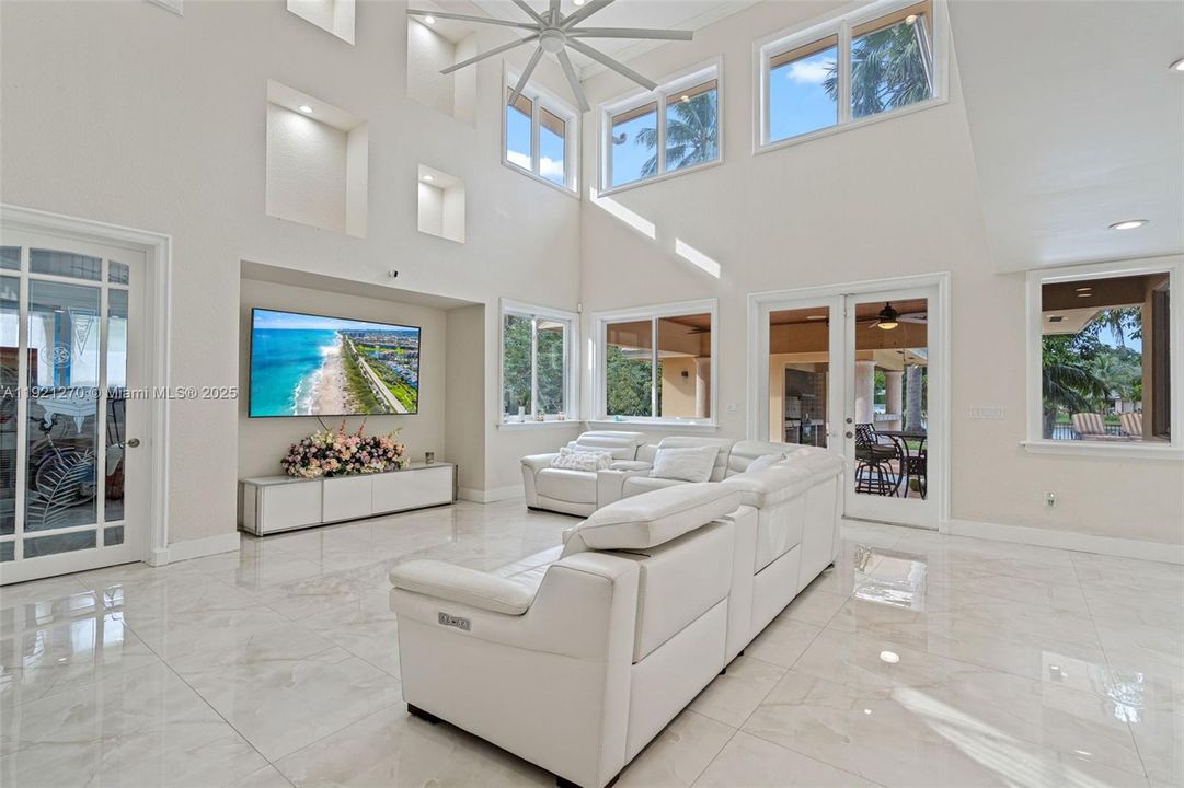 For Sale: $3,749,900 (7 beds, 5 baths, 8133 Square Feet)