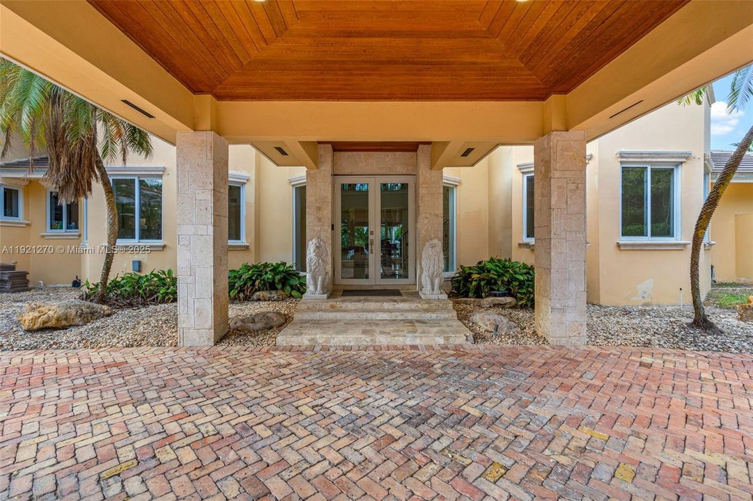 For Sale: $3,749,900 (7 beds, 5 baths, 8133 Square Feet)