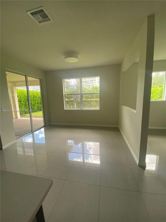 На продажу: $950,000 (5 спален, 3 ванн, 2501 Квадратных фут)