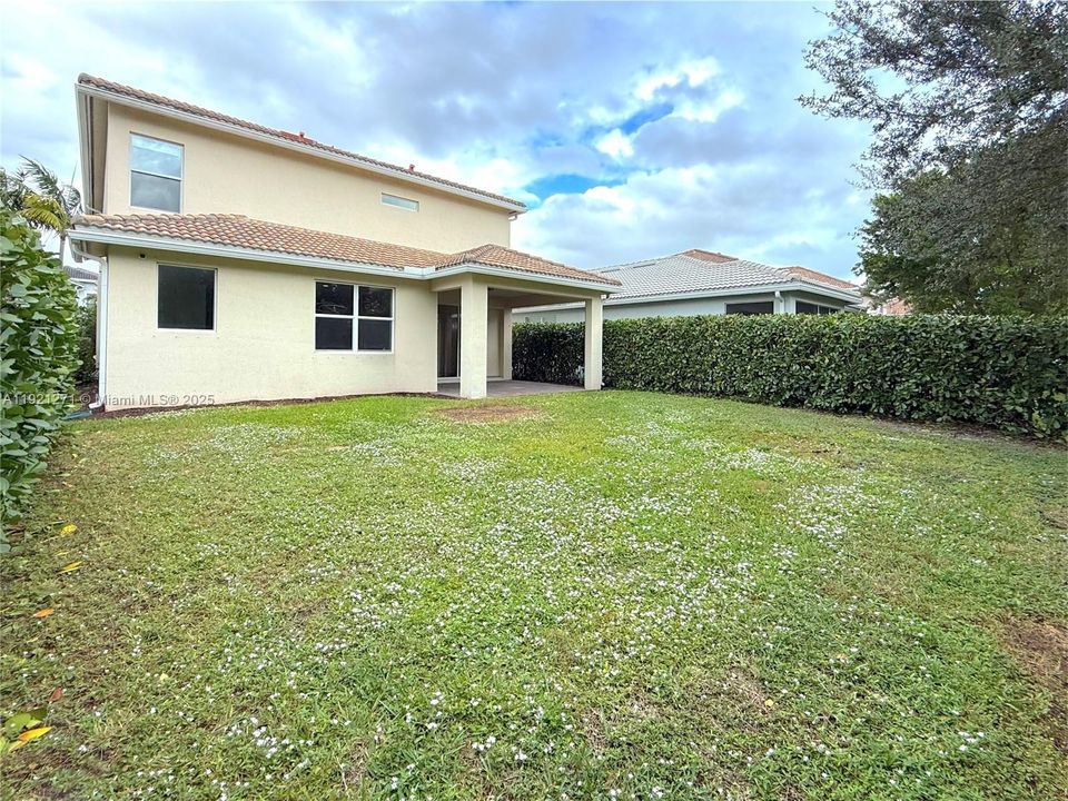 На продажу: $950,000 (5 спален, 3 ванн, 2501 Квадратных фут)