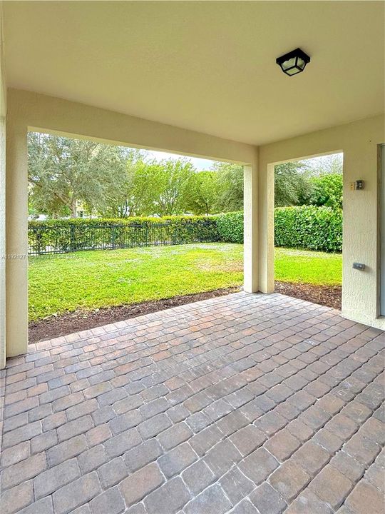 На продажу: $950,000 (5 спален, 3 ванн, 2501 Квадратных фут)