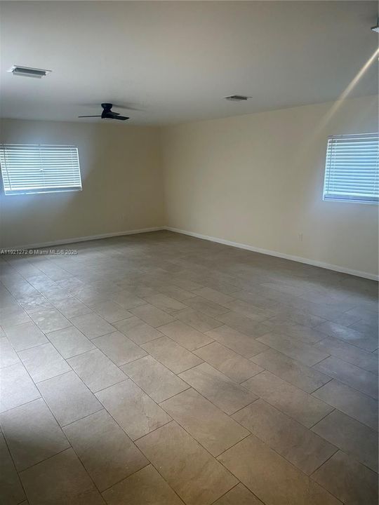 Active With Contract: $3,300 (3 beds, 2 baths, 1332 Square Feet)