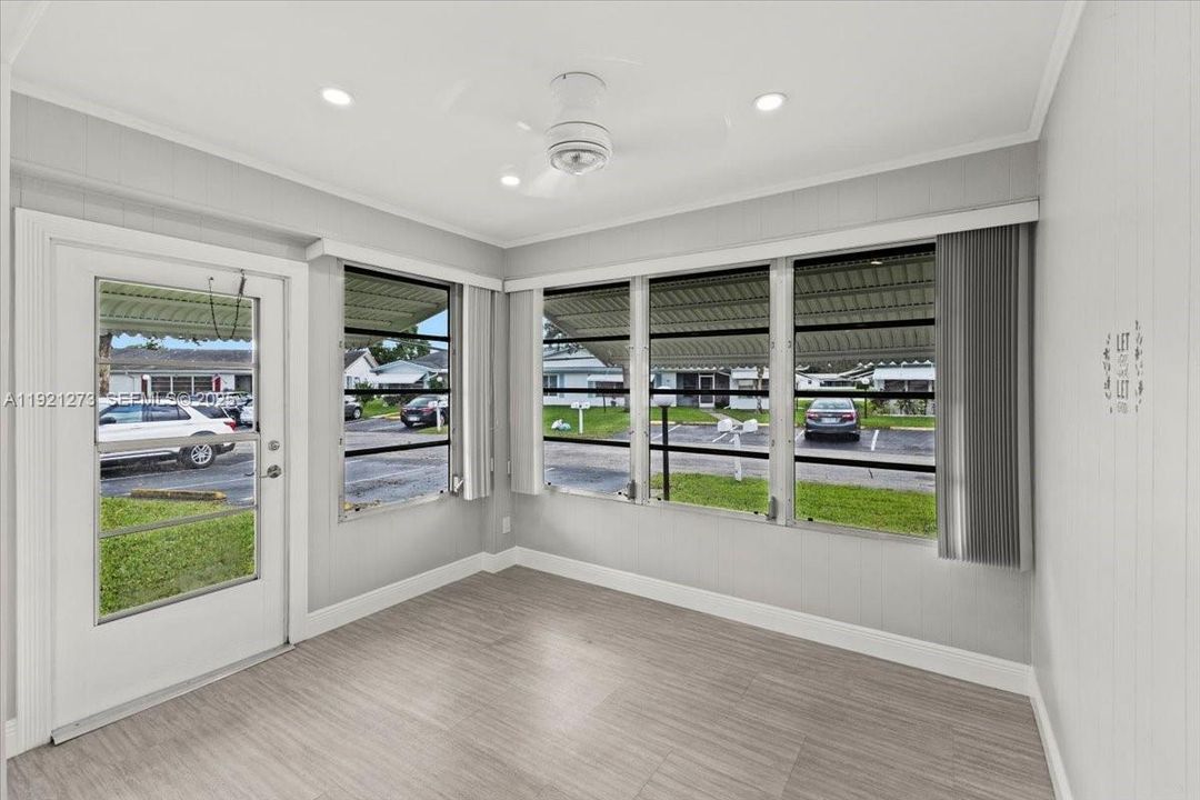 For Rent: $2,400 (2 beds, 2 baths, 1114 Square Feet)