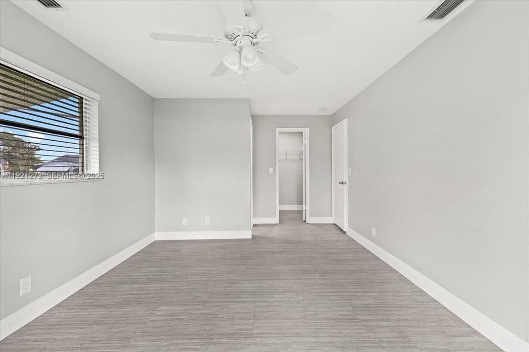 For Rent: $2,400 (2 beds, 2 baths, 1114 Square Feet)