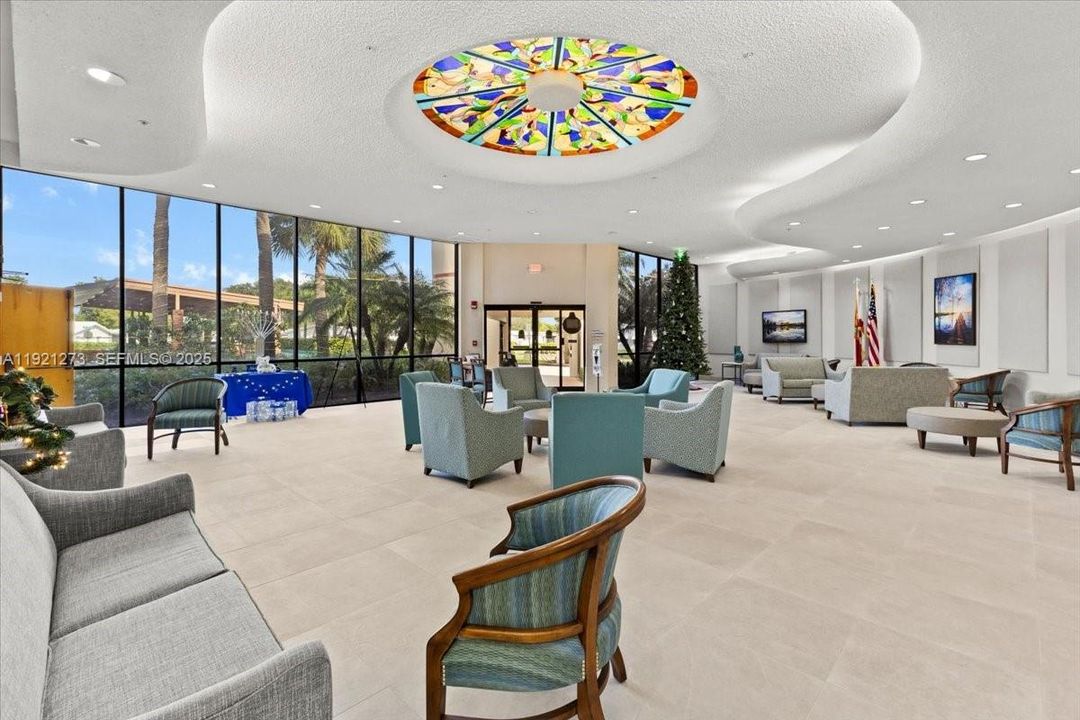 For Rent: $2,400 (2 beds, 2 baths, 1114 Square Feet)