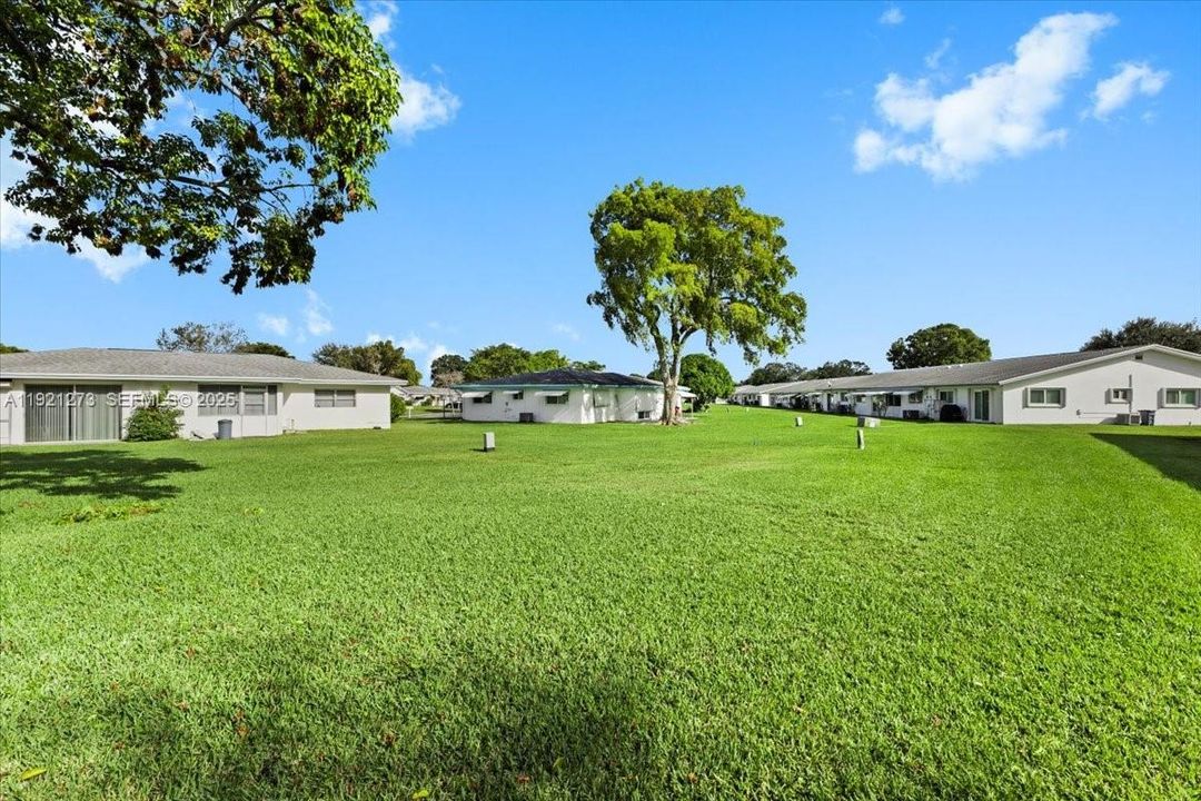 For Rent: $2,400 (2 beds, 2 baths, 1114 Square Feet)