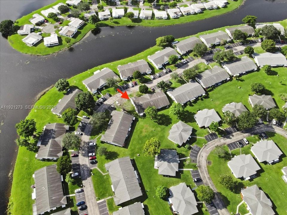 For Rent: $2,400 (2 beds, 2 baths, 1114 Square Feet)