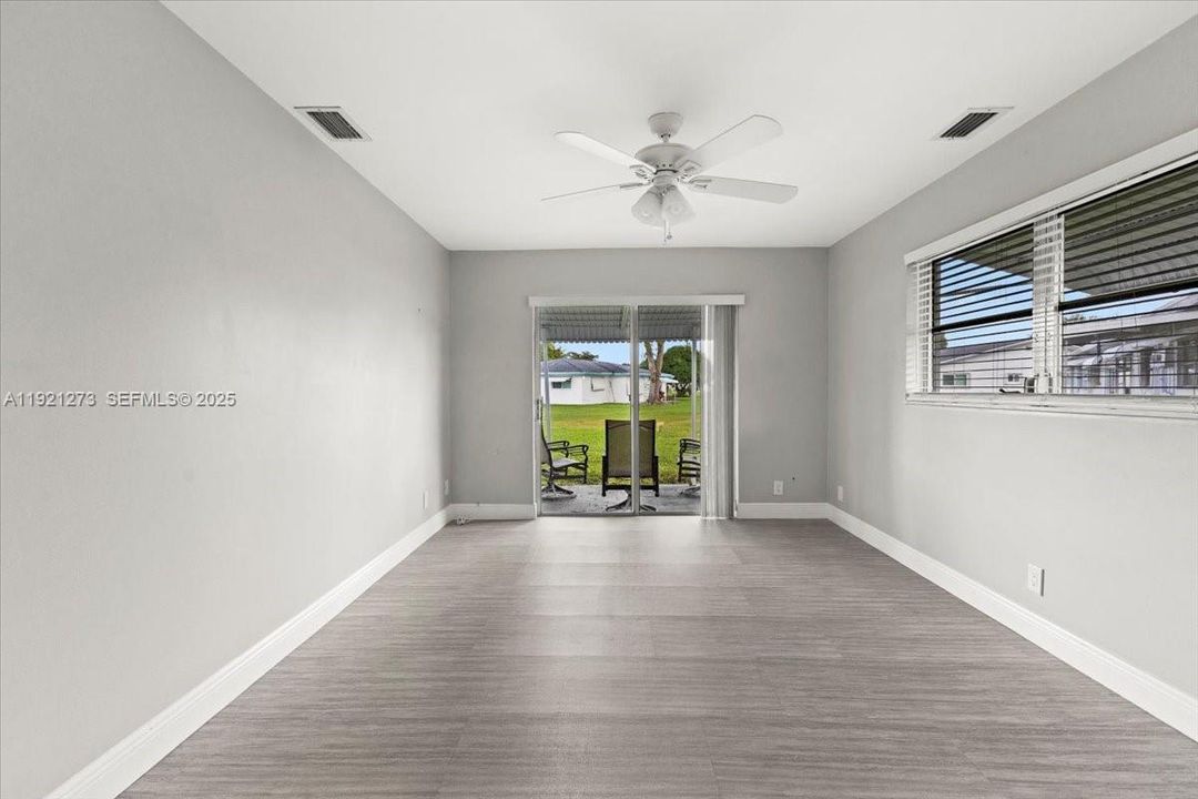 For Rent: $2,400 (2 beds, 2 baths, 1114 Square Feet)