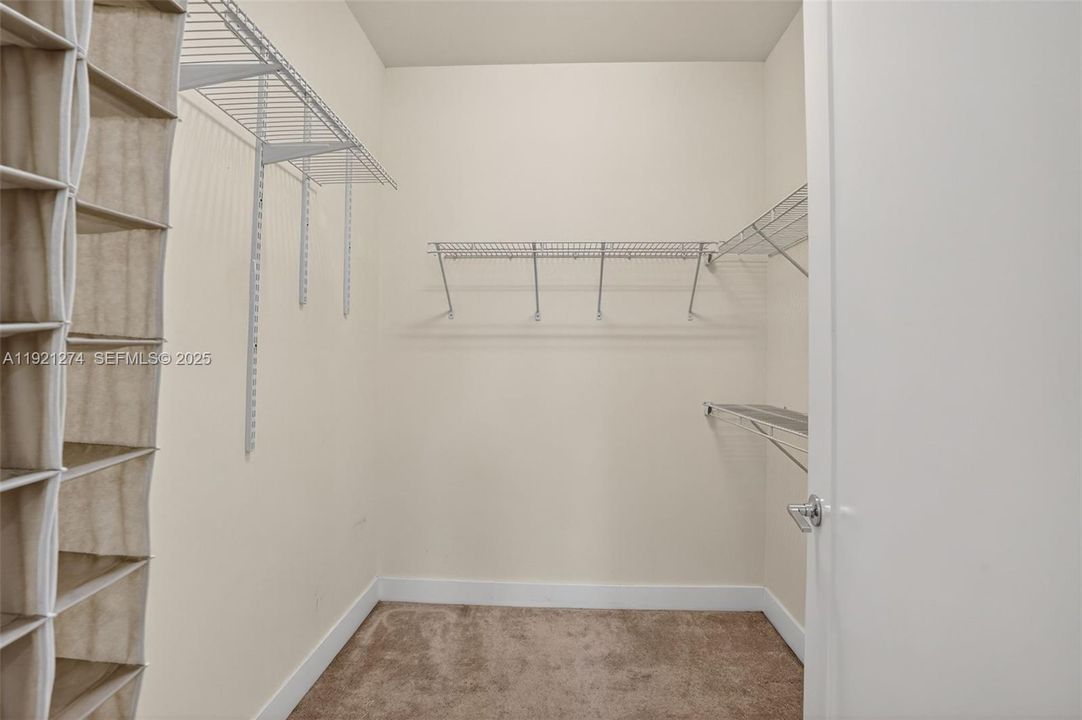 En Venta: $530,000 (3 camas, 2 baños, 1360 Pies cuadrados)