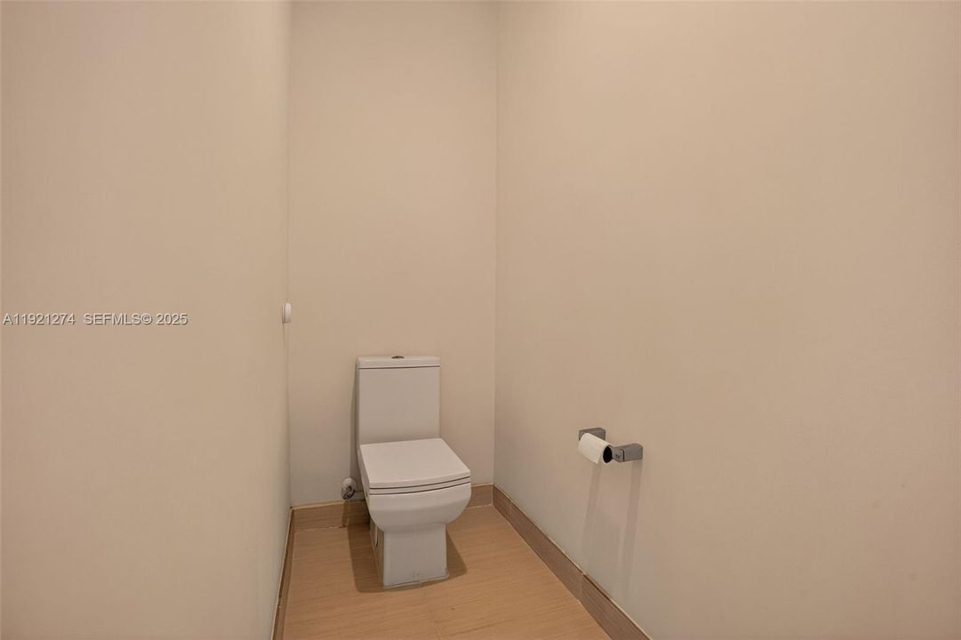 En Venta: $530,000 (3 camas, 2 baños, 1360 Pies cuadrados)