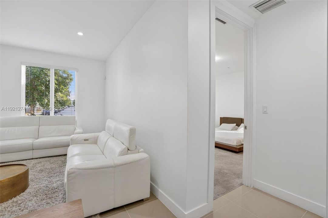 En Venta: $530,000 (3 camas, 2 baños, 1360 Pies cuadrados)