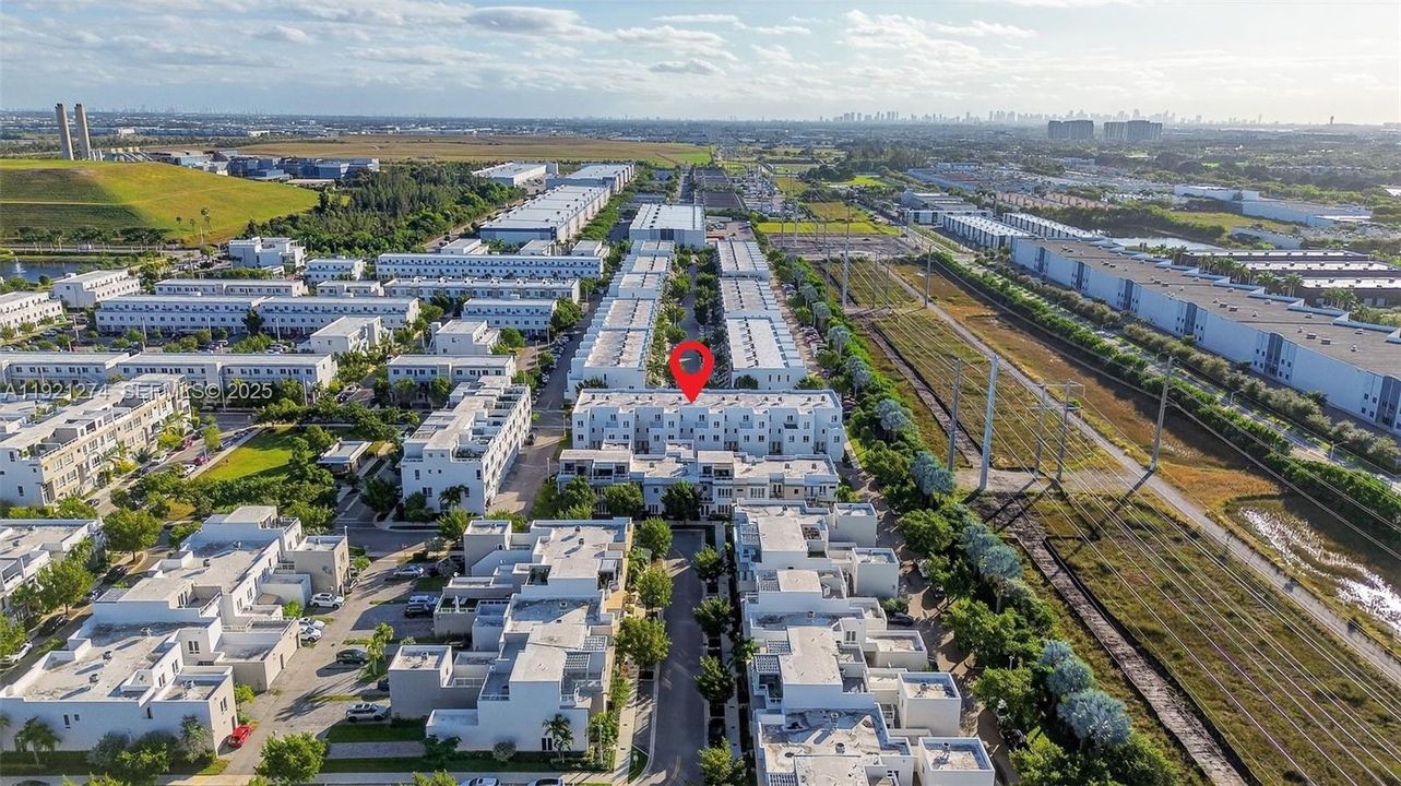 En Venta: $530,000 (3 camas, 2 baños, 1360 Pies cuadrados)