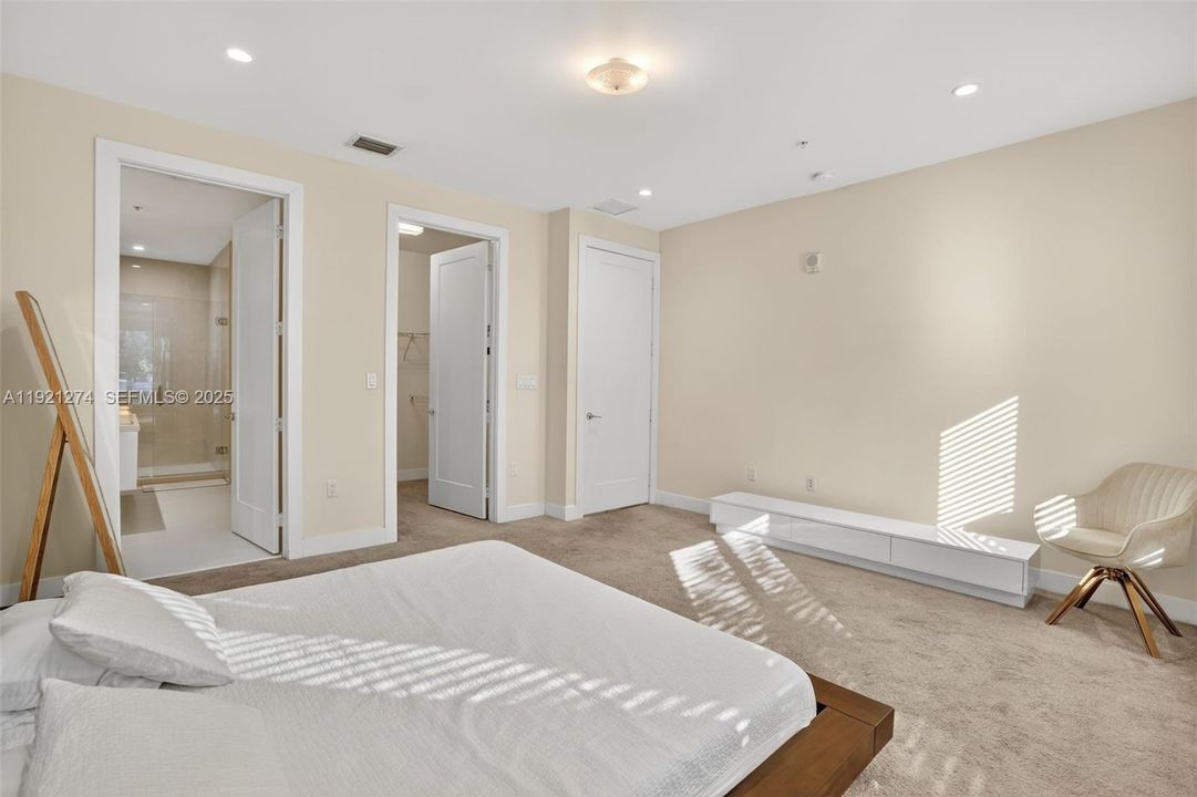 En Venta: $530,000 (3 camas, 2 baños, 1360 Pies cuadrados)