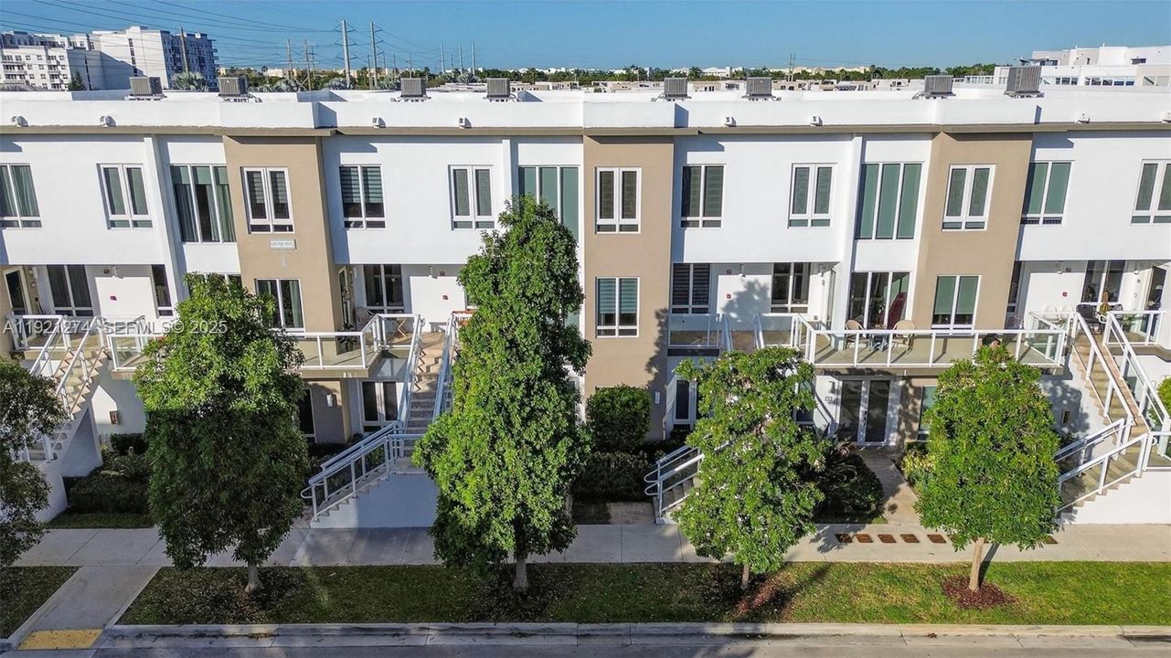 En Venta: $530,000 (3 camas, 2 baños, 1360 Pies cuadrados)