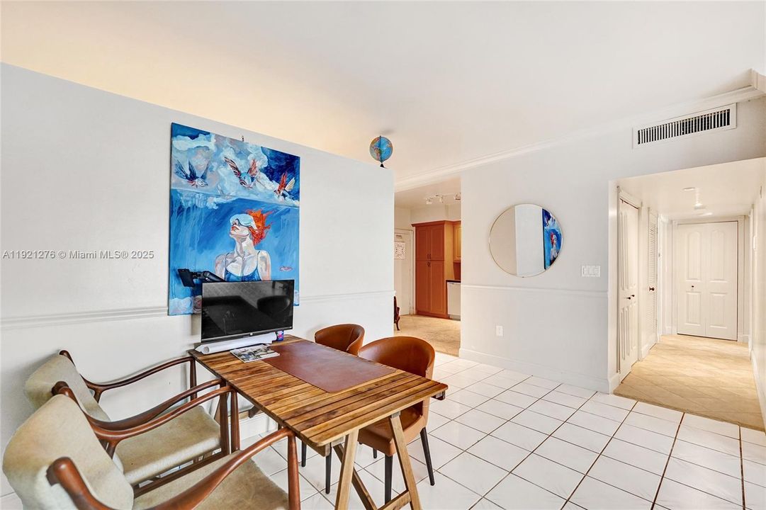 For Sale: $260,000 (1 beds, 1 baths, 960 Square Feet)