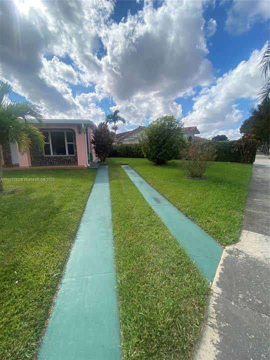 For Sale: $650,000 (3 beds, 1 baths, 1198 Square Feet)