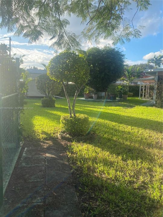 For Sale: $650,000 (3 beds, 1 baths, 1198 Square Feet)