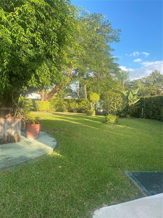 For Sale: $650,000 (3 beds, 1 baths, 1198 Square Feet)