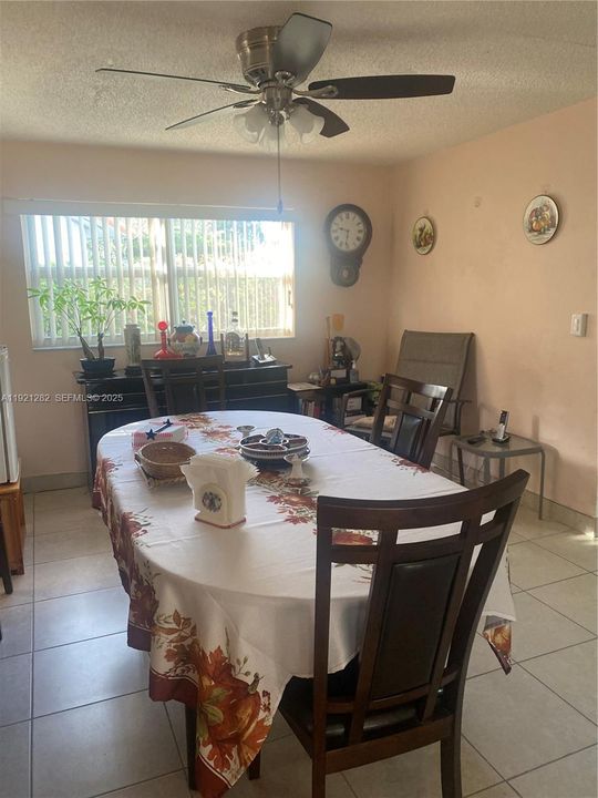 For Sale: $650,000 (3 beds, 1 baths, 1198 Square Feet)