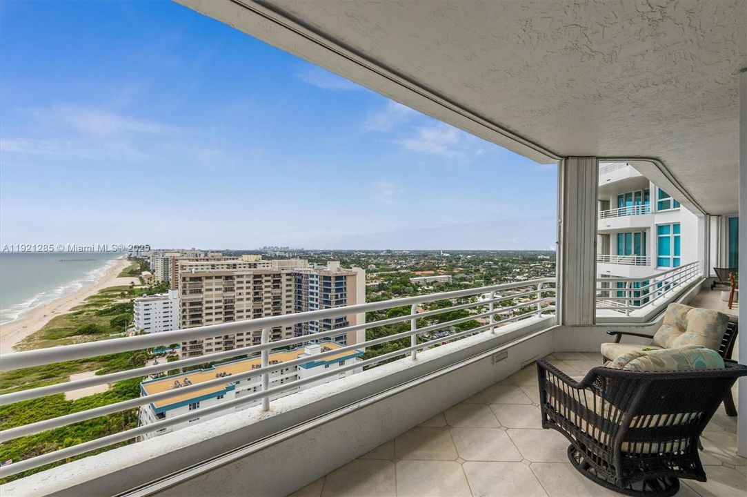 For Sale: $2,350,000 (3 beds, 3 baths, 3200 Square Feet)