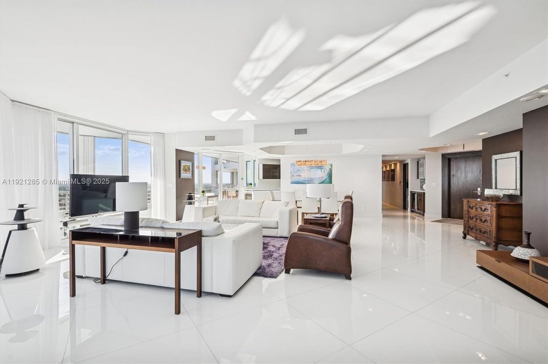 For Sale: $2,350,000 (3 beds, 3 baths, 3200 Square Feet)