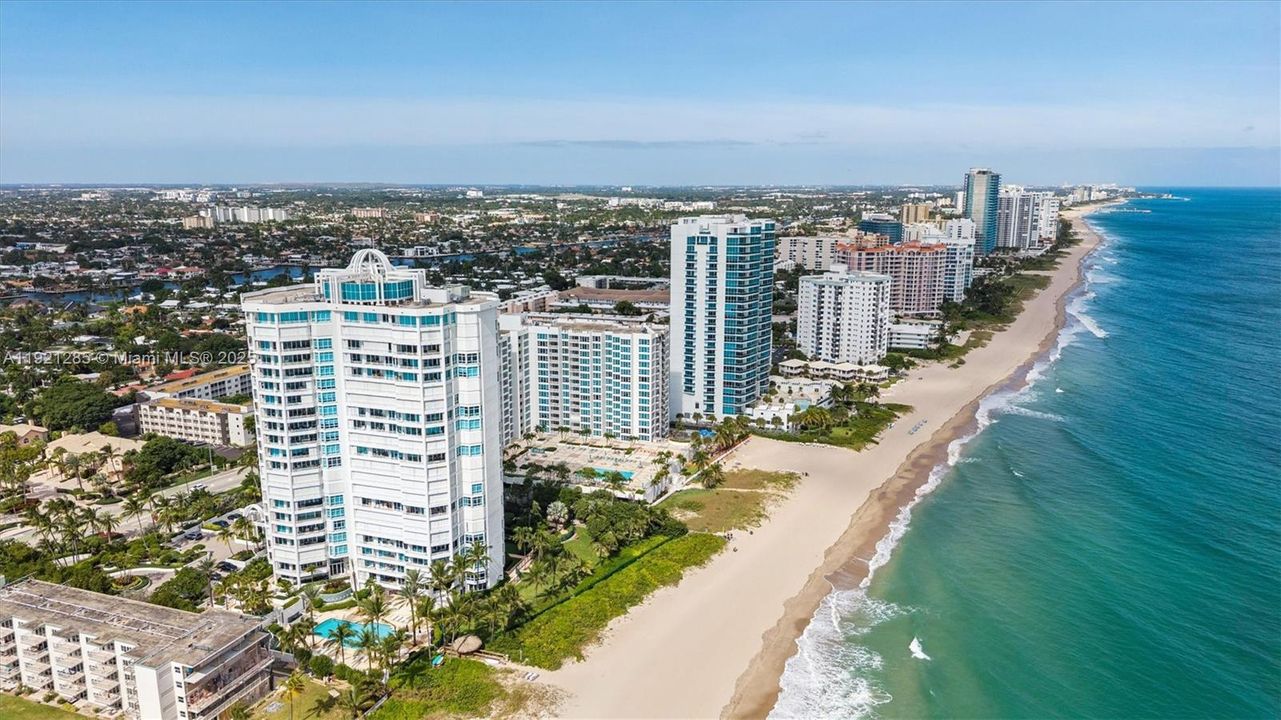 For Sale: $2,350,000 (3 beds, 3 baths, 3200 Square Feet)