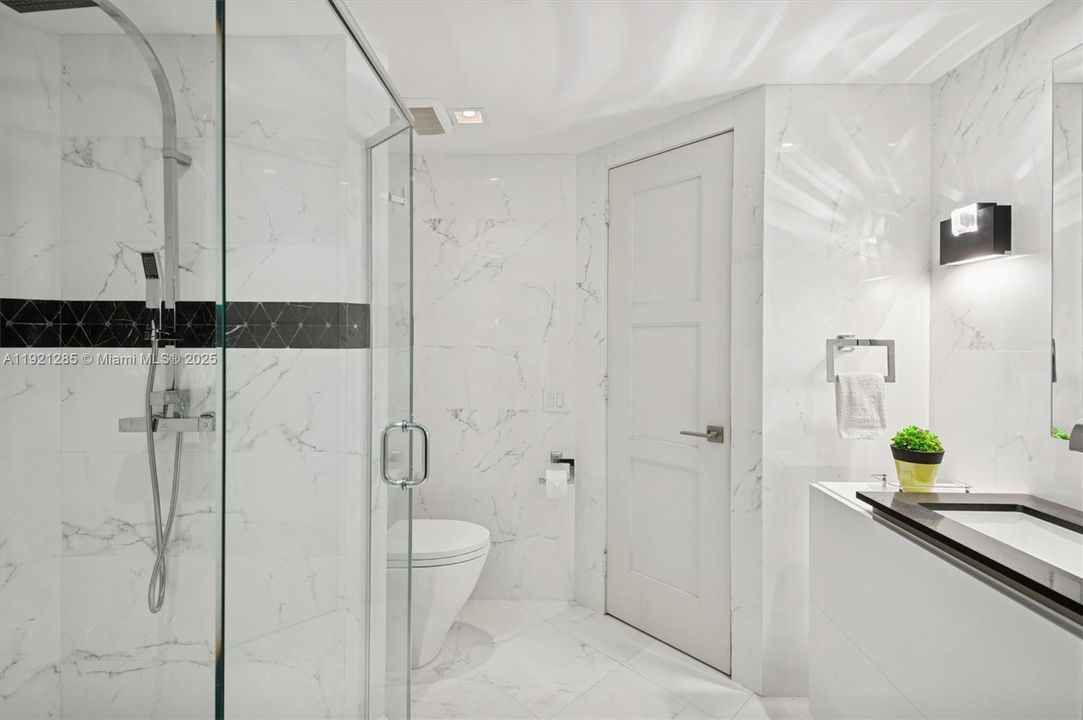 For Sale: $2,350,000 (3 beds, 3 baths, 3200 Square Feet)