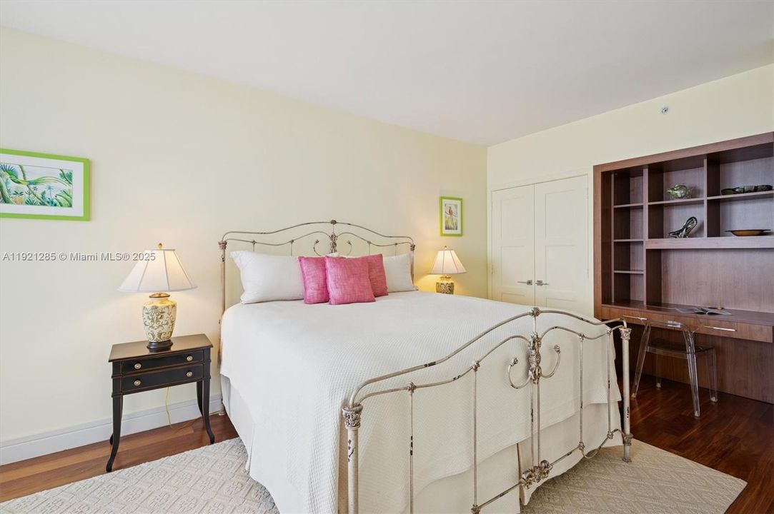 For Sale: $2,350,000 (3 beds, 3 baths, 3200 Square Feet)