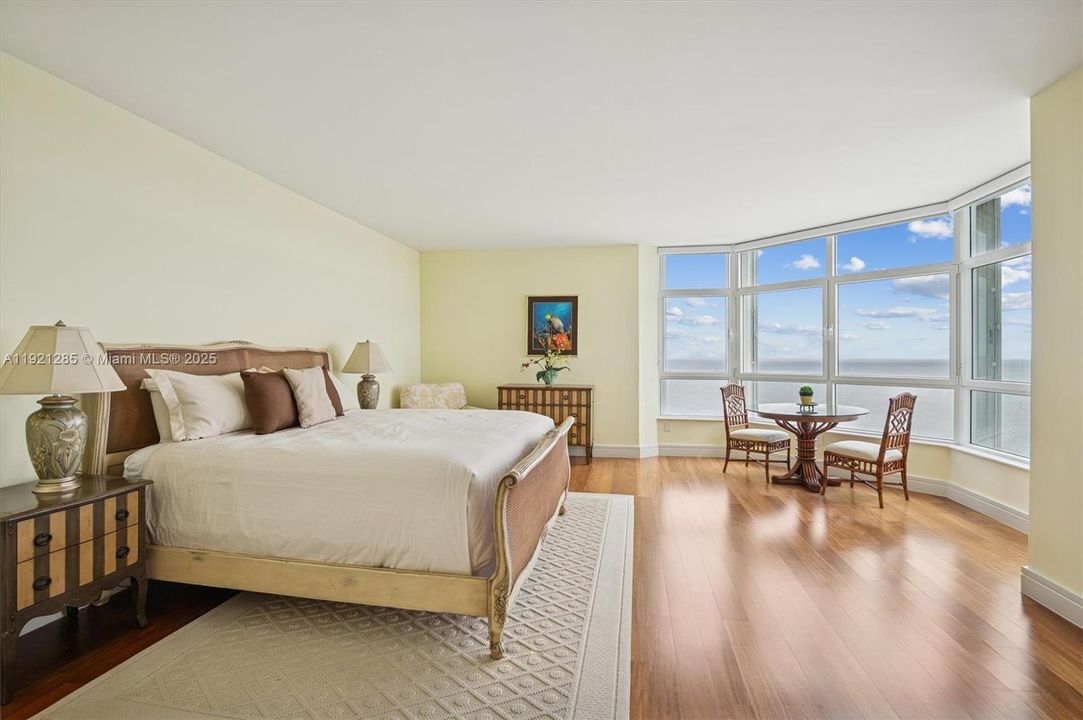 For Sale: $2,350,000 (3 beds, 3 baths, 3200 Square Feet)