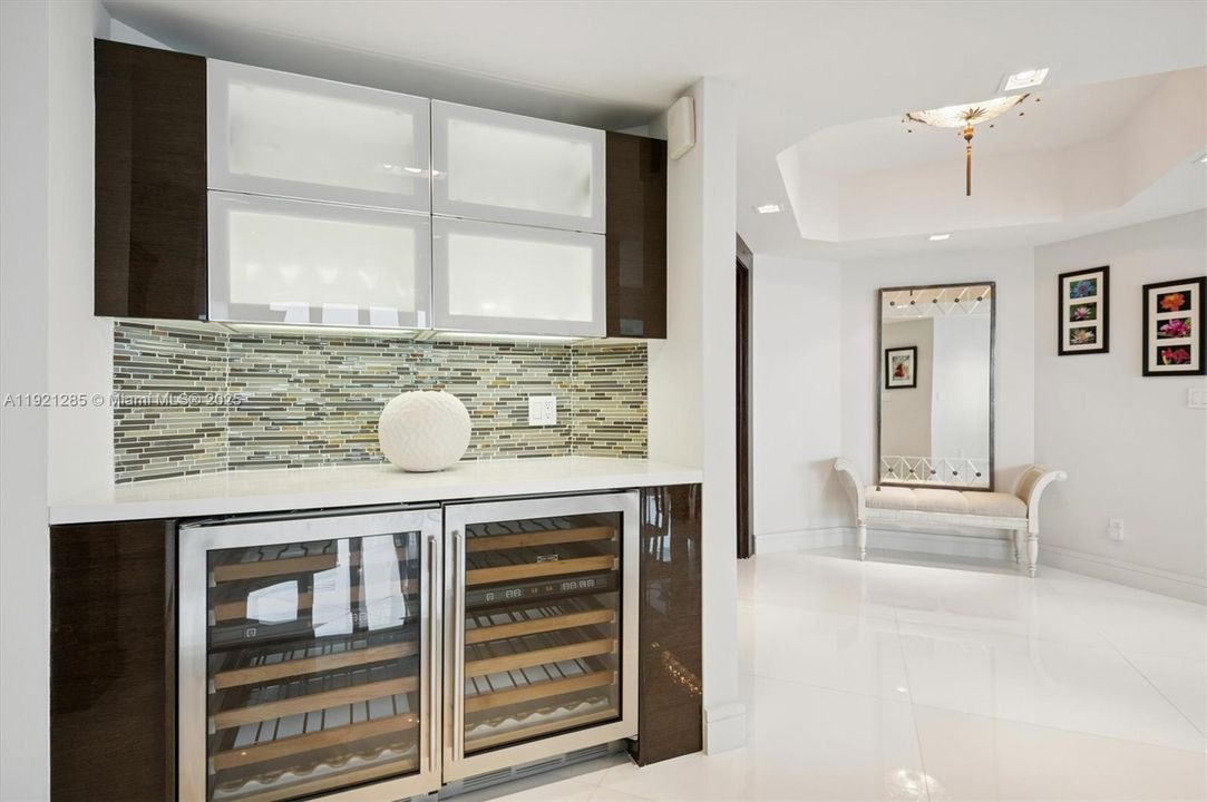 For Sale: $2,350,000 (3 beds, 3 baths, 3200 Square Feet)