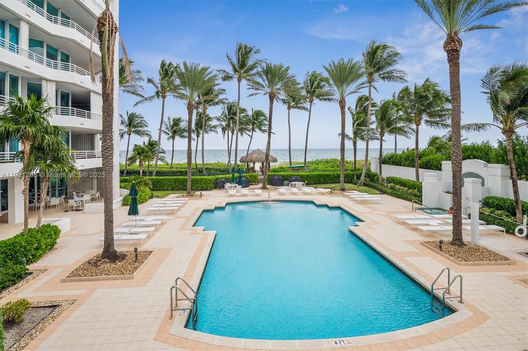 For Sale: $2,350,000 (3 beds, 3 baths, 3200 Square Feet)