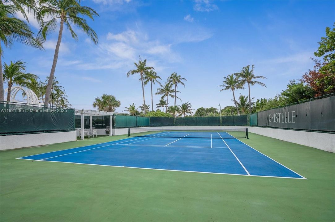 For Sale: $2,350,000 (3 beds, 3 baths, 3200 Square Feet)