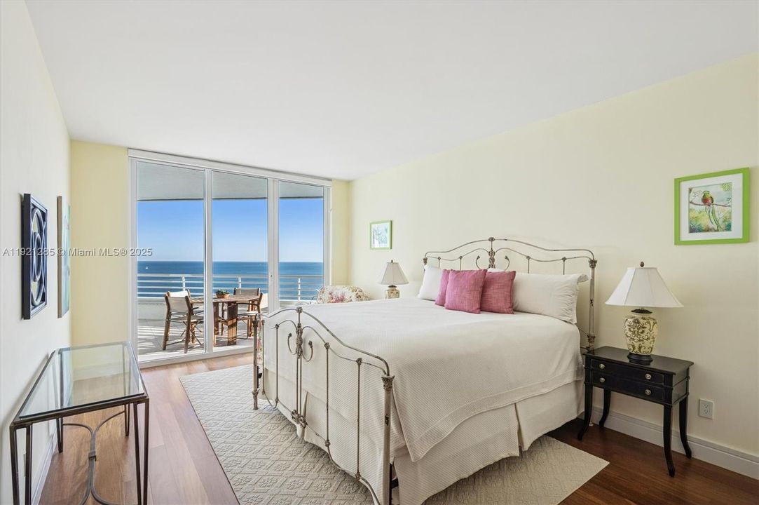 For Sale: $2,350,000 (3 beds, 3 baths, 3200 Square Feet)