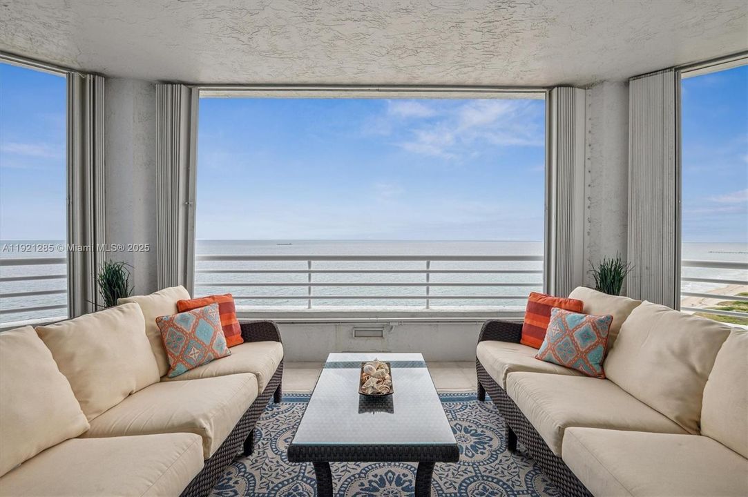 For Sale: $2,350,000 (3 beds, 3 baths, 3200 Square Feet)