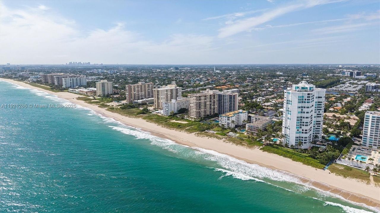 For Sale: $2,350,000 (3 beds, 3 baths, 3200 Square Feet)