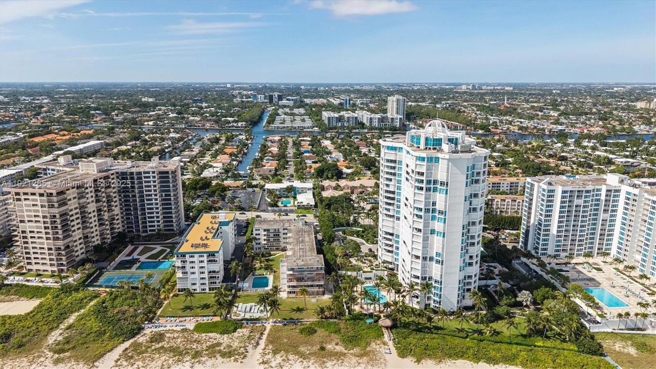 For Sale: $2,350,000 (3 beds, 3 baths, 3200 Square Feet)