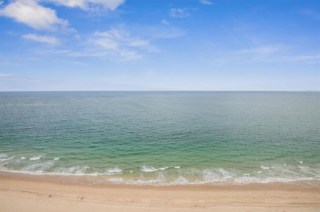 For Sale: $2,350,000 (3 beds, 3 baths, 3200 Square Feet)