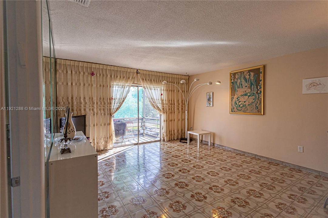 En Venta: $85,000 (1 camas, 1 baños, 883 Pies cuadrados)